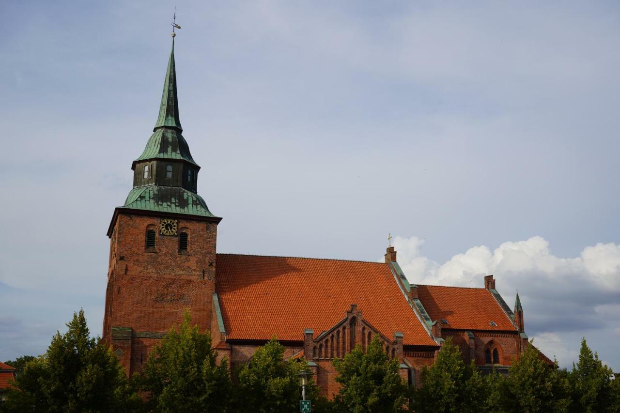 Ferienwohnungen Hafenblick ボイツェンブルク エクステリア 写真